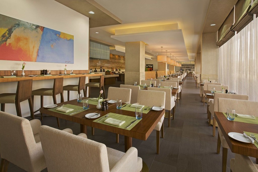 DoubleTree by Hilton Hotel and Residences Dubai – Al Barsha: Restaurant