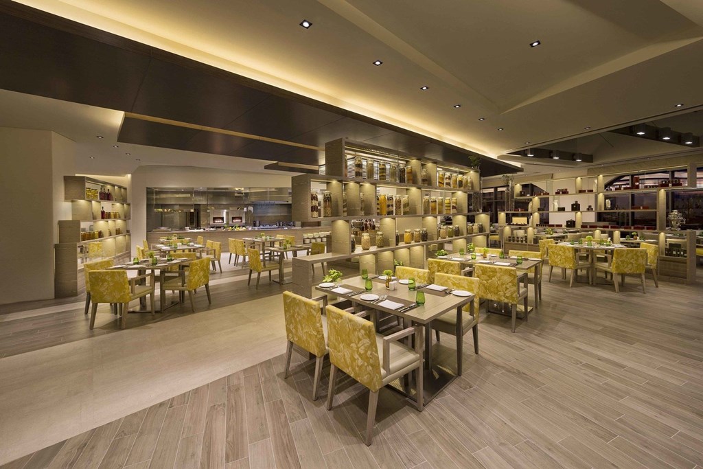 Hyatt Regency Dubai Creek Heights: Restaurant