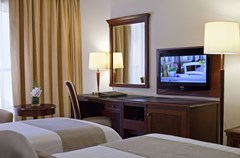 Majestic City Retreat Hotel: Room - photo 6