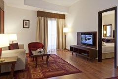 Majestic City Retreat Hotel: Room - photo 4