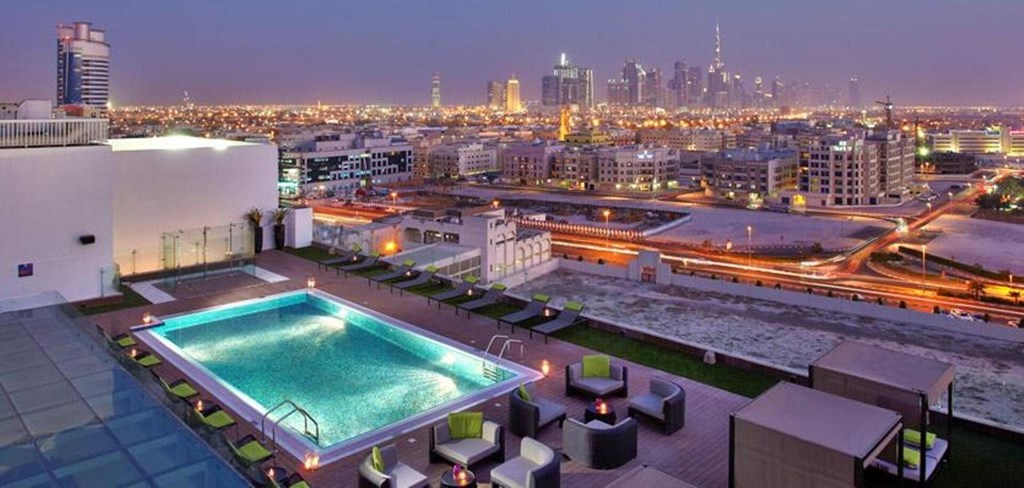 The Canvas Dubai MGallery by Sofitel: Pool