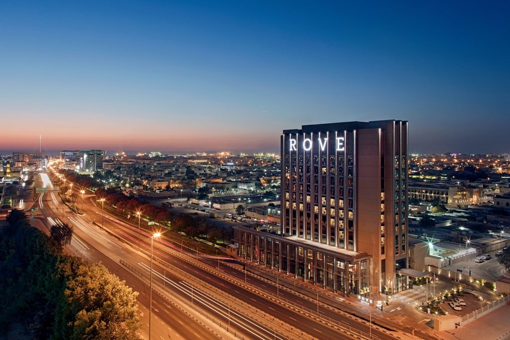 Rove Trade Centre: Hotel exterior