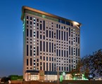 Holiday Inn Dubai Festival City: Hotel exterior