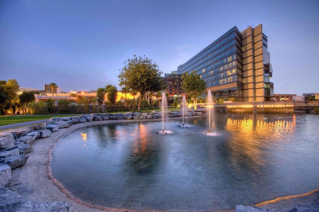 Jumeirah Creekside Hotel: Hotel exterior