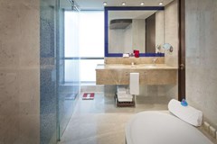 Jumeirah Creekside Hotel: Room - photo 8