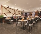 Tryp by Wyndham Barsha Heights: Restaurant