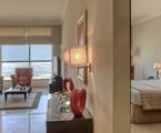 Two Seasons Hotel & Apartments: Room