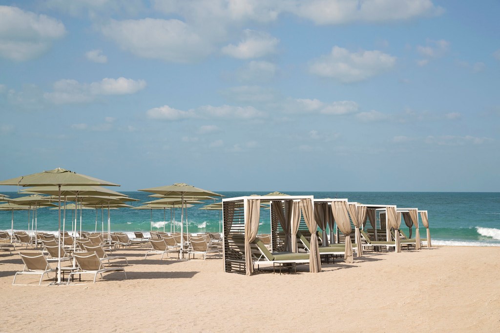 Caesars Resort Bluewaters Dubai: Beach