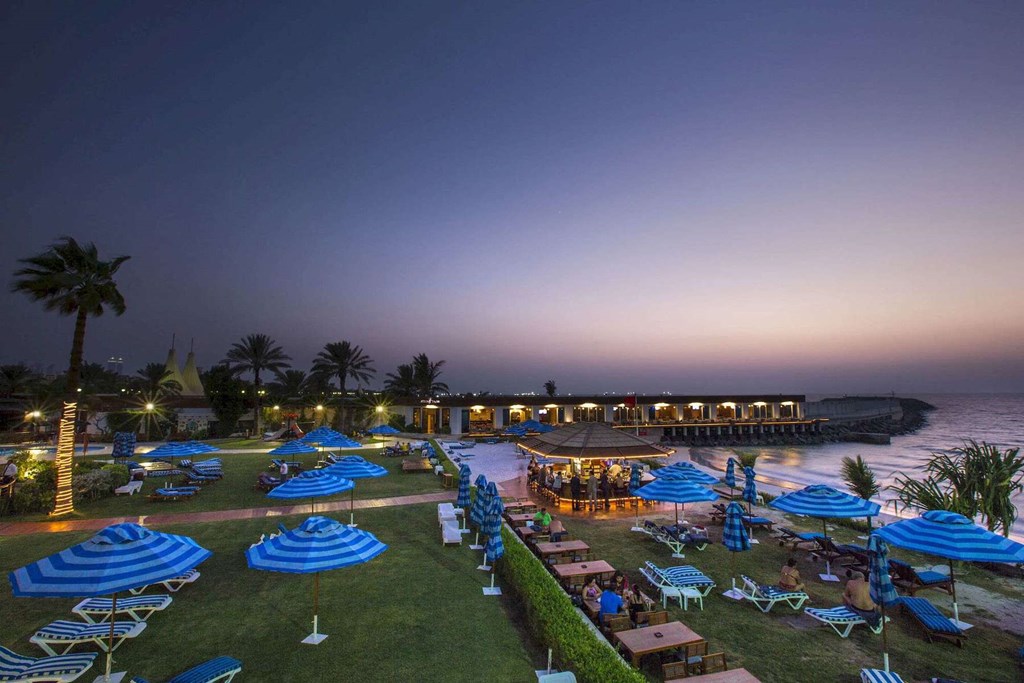 Dubai Marine Beach Resort & Spa: Beach