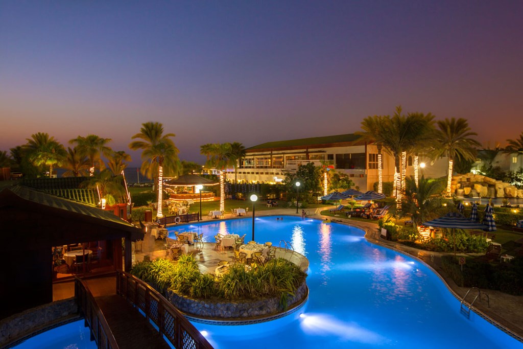 Dubai Marine Beach Resort & Spa: Pool