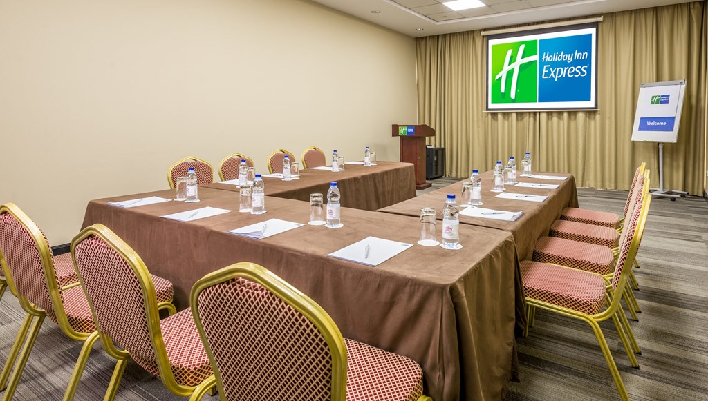 Holiday Inn Express Jumeirah: Conference Facilities