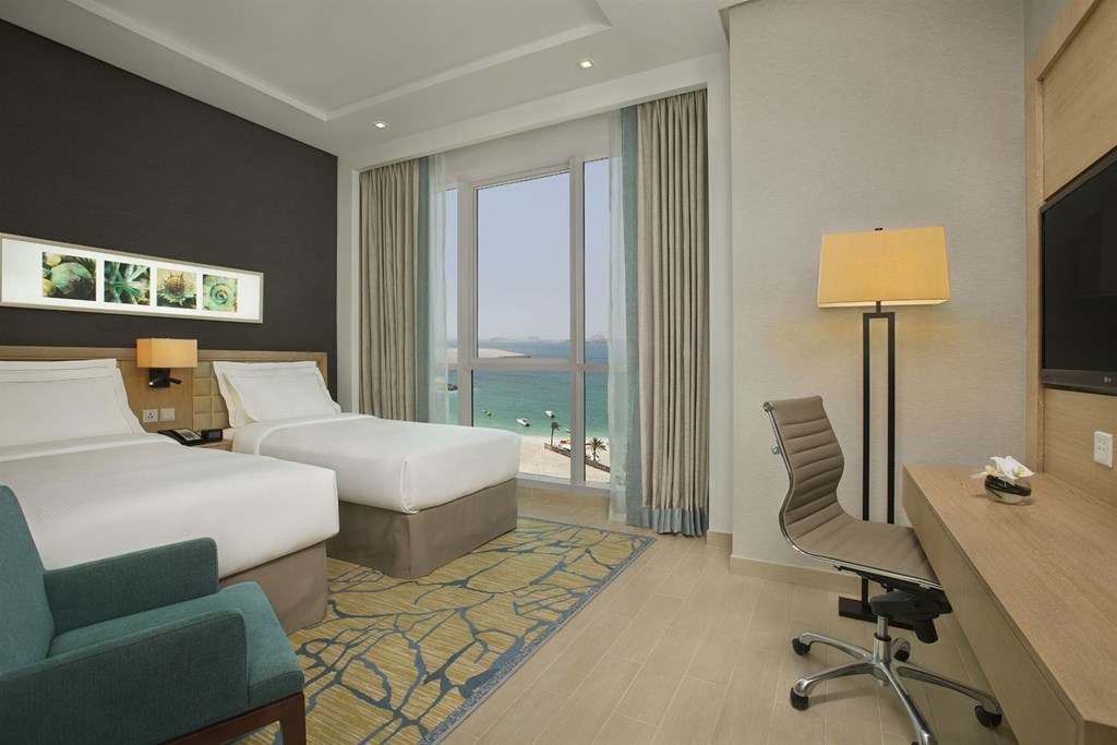 DoubleTree by Hilton Hotel Dubai - Jumeirah Beach: Room