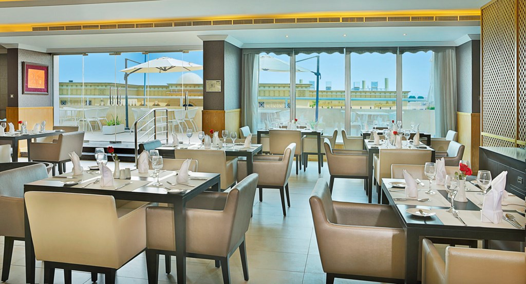 Armada BlueBay Hotel: Restaurant