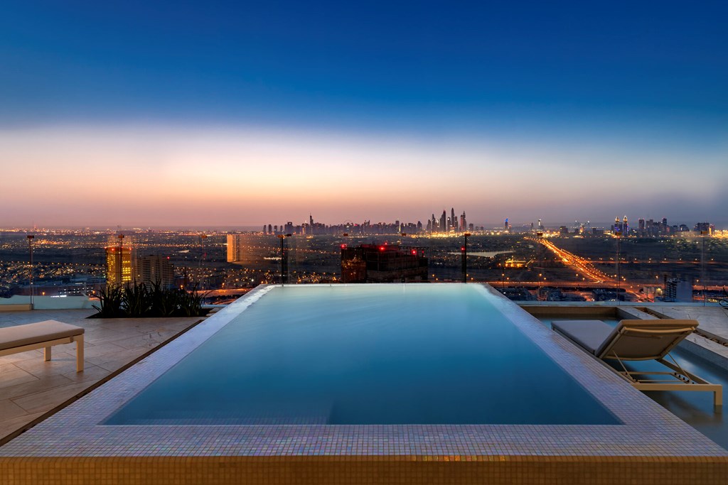 FIVE Jumeirah Village Dubai: Pool