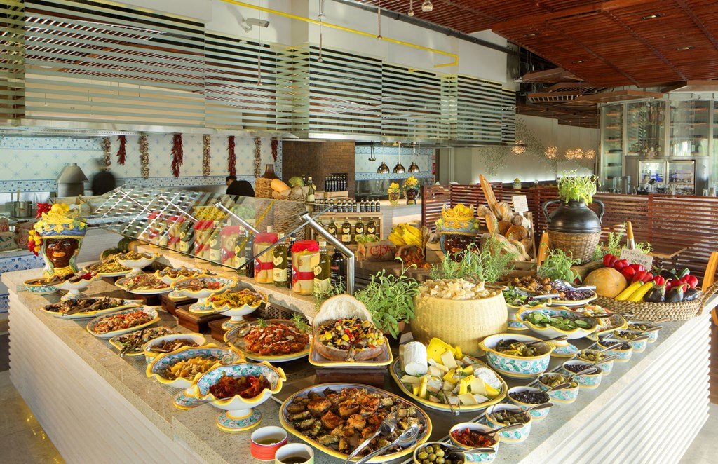 Conrad Dubai: Restaurant