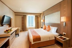 Emirates Grand Hotel: Room - photo 5