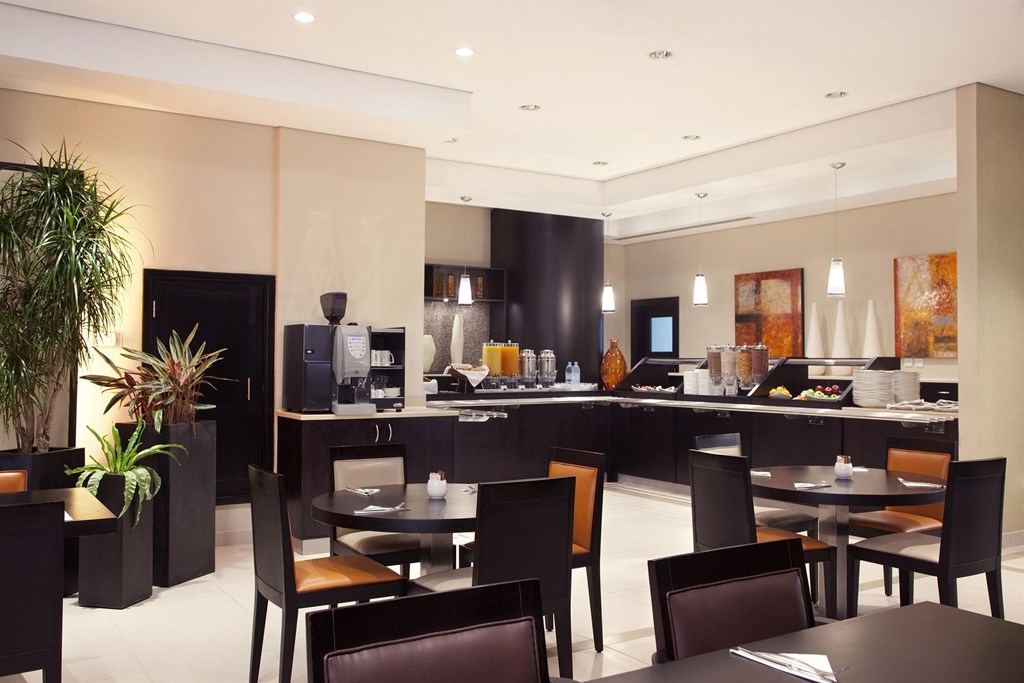 Holiday Inn Express Safa: Restaurant