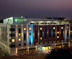 Holiday Inn Express Safa: Hotel exterior