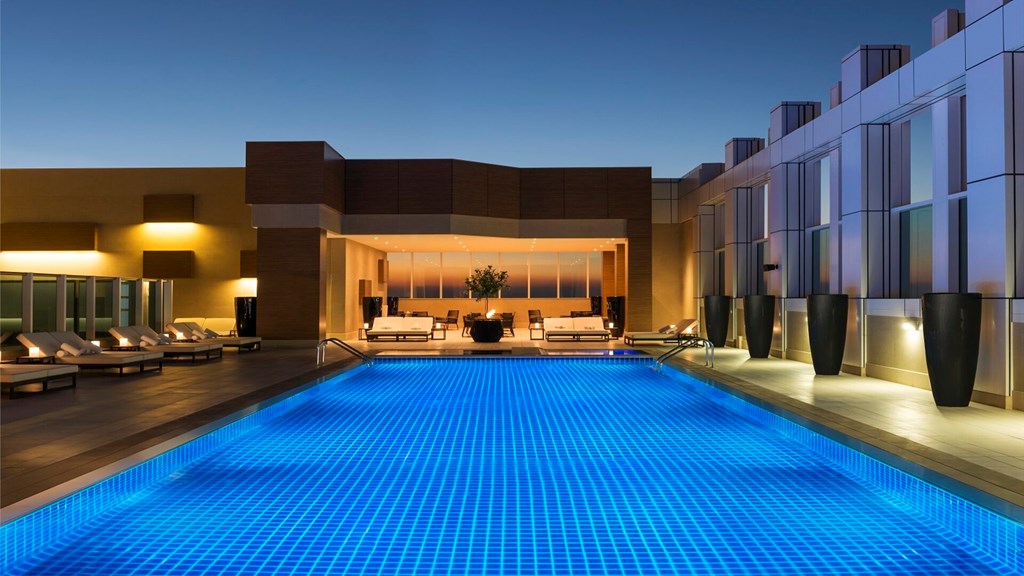 Sheraton Grand Hotel: Pool