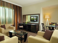 Towers Rotana: Room - photo 3