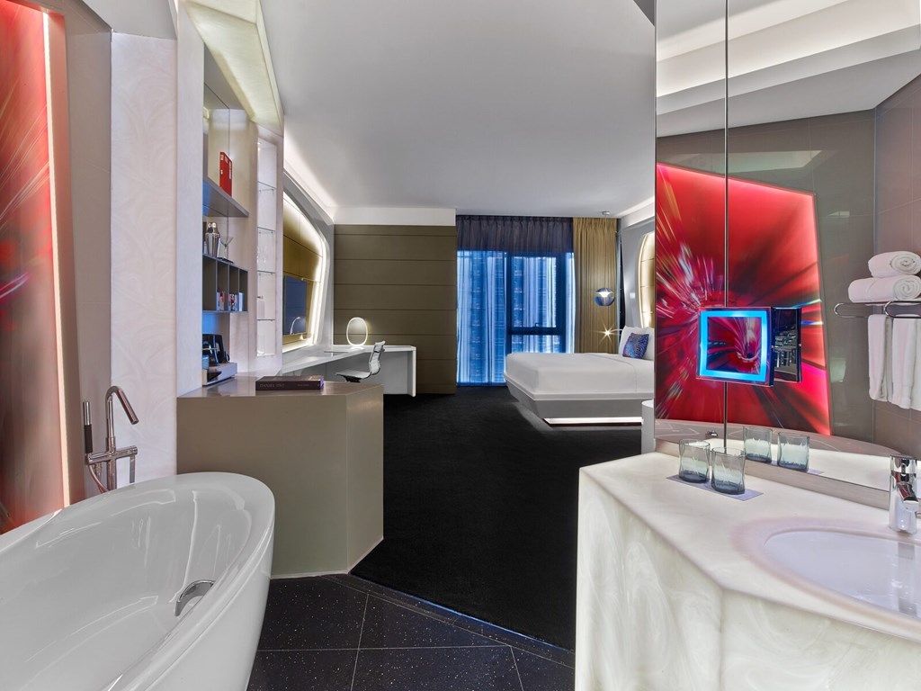 V Hotel Curio Collection by Hilton: Room