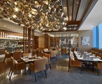 V Hotel Curio Collection by Hilton: Restaurant