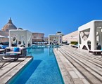 V Hotel Curio Collection by Hilton: Pool