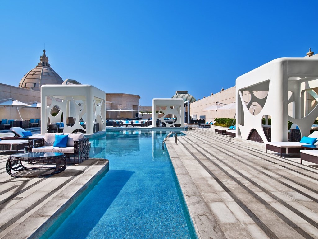 V Hotel Curio Collection by Hilton: Pool