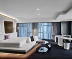 V Hotel Curio Collection by Hilton: Room