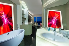 V Hotel Curio Collection by Hilton: Room - photo 6