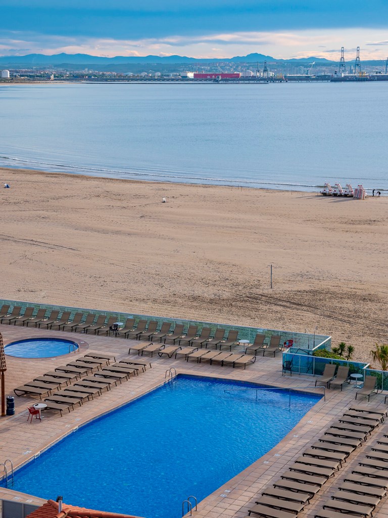 Golden Donaire Beach: Pool