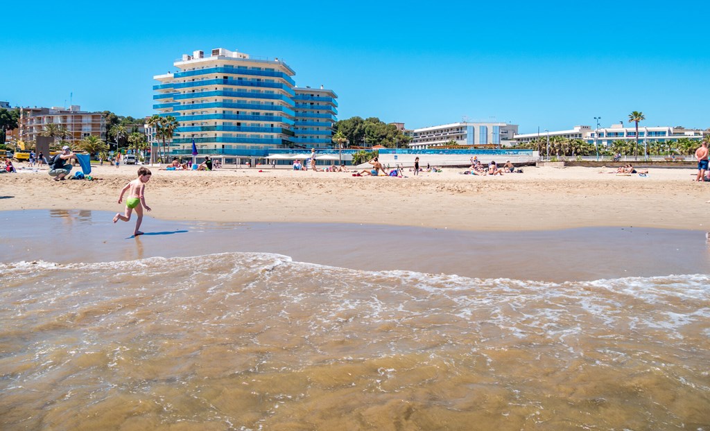 Golden Donaire Beach: Beach