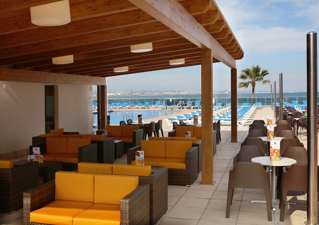 Golden Donaire Beach: Terrace