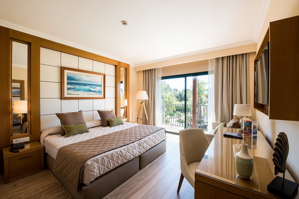 PortAventura Hotel Includes PortAventura Tickets: Room Double or Twin STANDARD