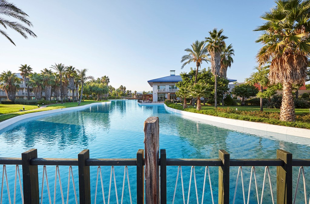 Portaventura Hotel Caribe + Tickets Included: General view