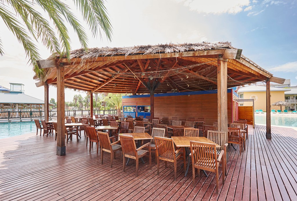 Portaventura Hotel Caribe + Tickets Included: Bar