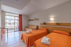 Salou Pacific: Room - photo 24