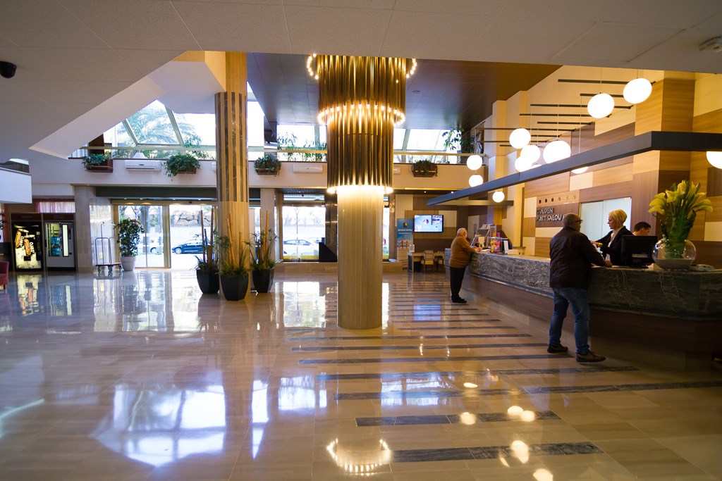 Golden Port Salou & Spa: Lobby