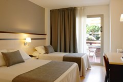 Golden Port Salou & Spa: Room - photo 10