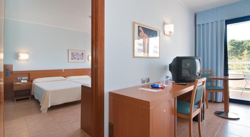 Medplaya Hotel Piramide Salou: Room Double or Twin CAPACITY 4