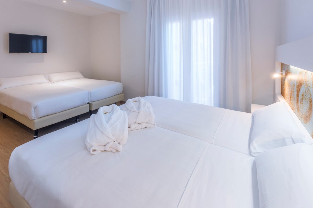 Sorra Daurada Splash: Room Double or Twin SEA VIEW