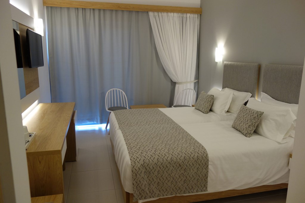 Rhodos Horizon City: Room Double or Twin SIDE SEA VIEW