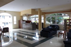 Tivoli Hotel & Apartments: Lobby - photo 4