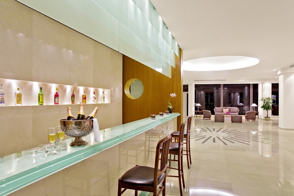 Eden Roc: Bar