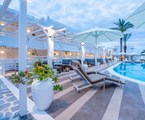 Aloe Plus Hotel: Pool