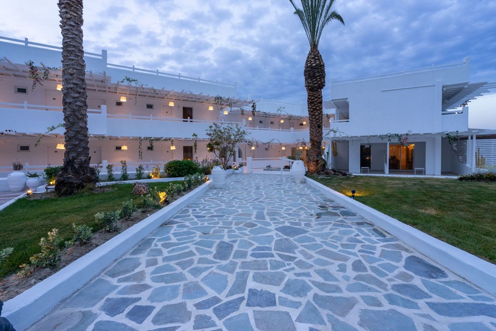 Aloe Plus Hotel: Terrace