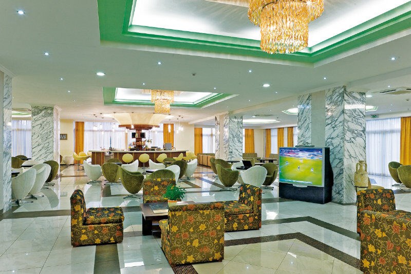 Marianna Palace: Lobby