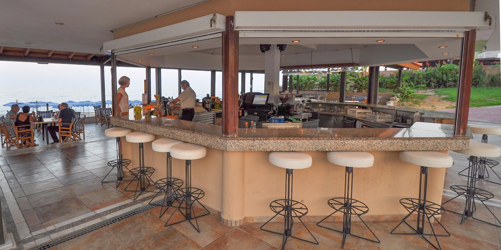 Alfa Beach Hotel: Bar