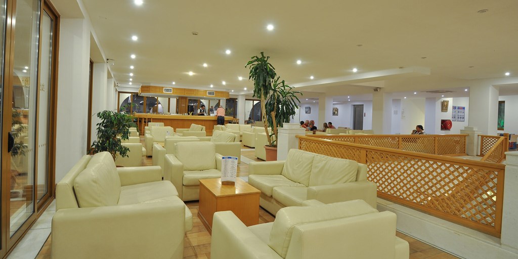 Alfa Beach Hotel: Lobby