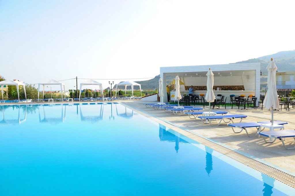 Ellia Hotel: Pool